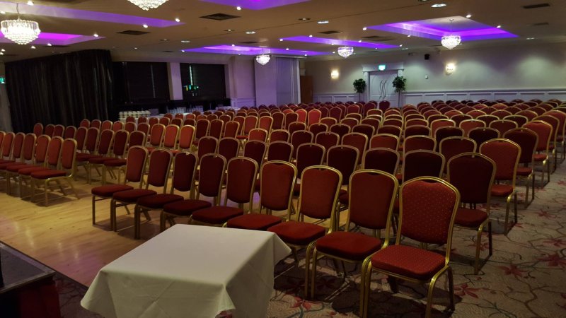 Emmets suite conference theatre style set up MENLOPARCMS02